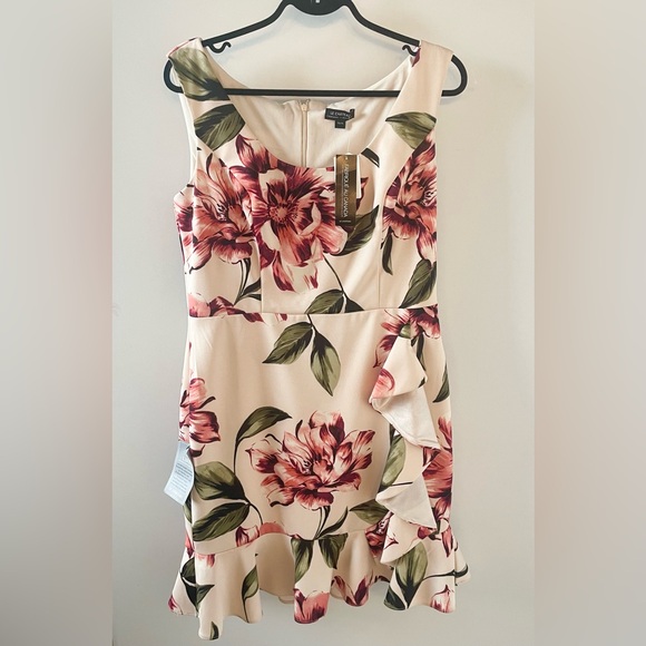 Le Chateau Floral dress - Picture 1 of 1